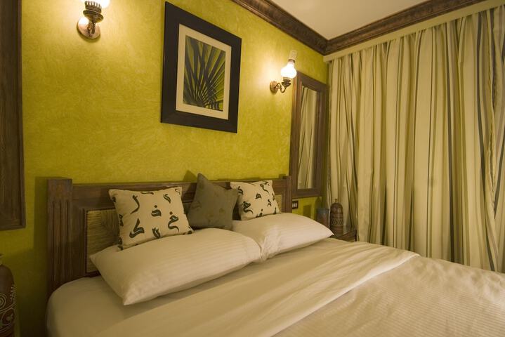 Room 3 of 38