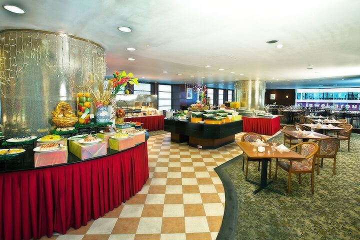 Dining 53 of 60