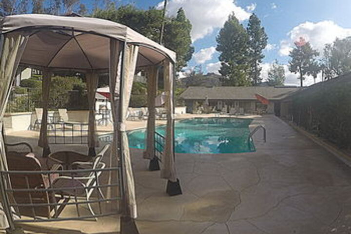 Pool 90 of 130