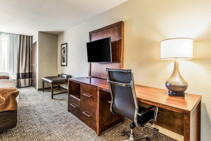 Room 25 of 39