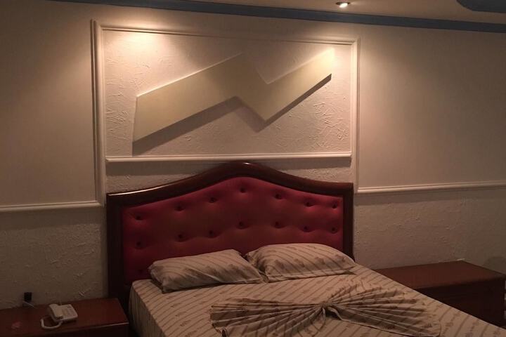 Room 2 of 10