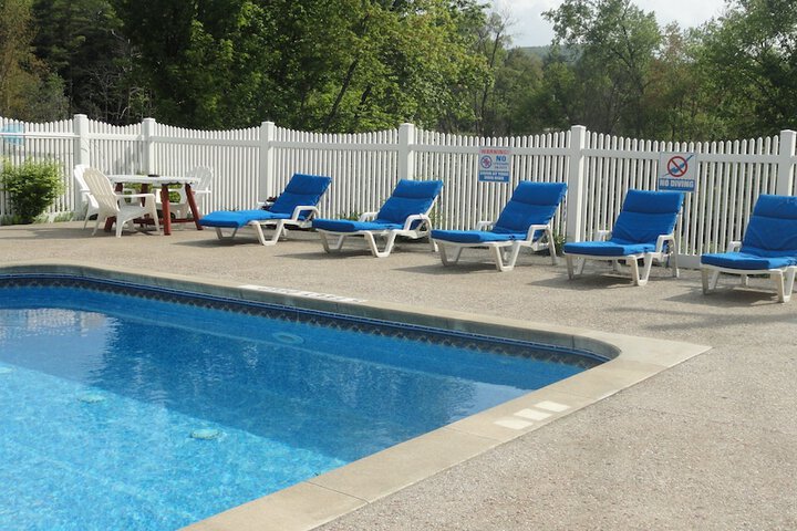 Pool 62 of 106