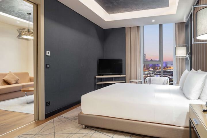 Room 15 of 96