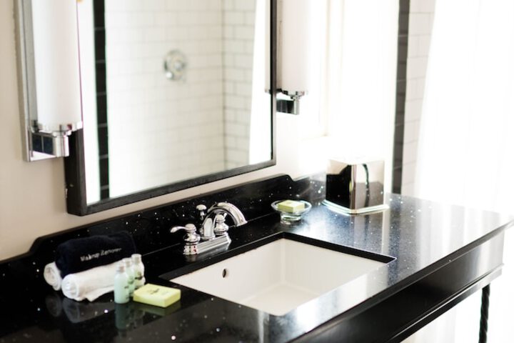 Bathroom sink