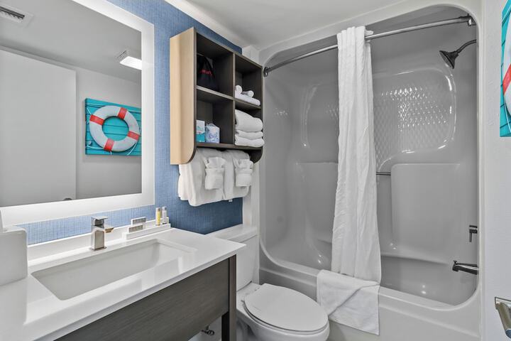 Room 333 of 373