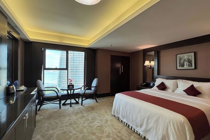 Room 16 of 49