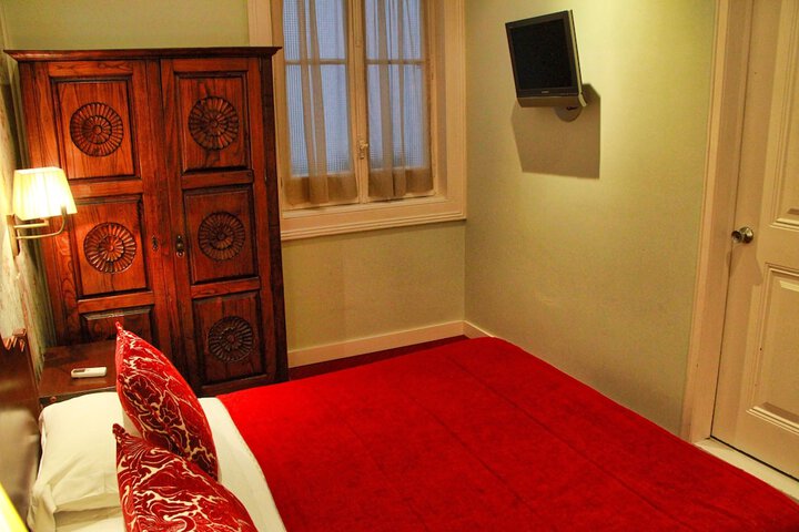 Room 17 of 48