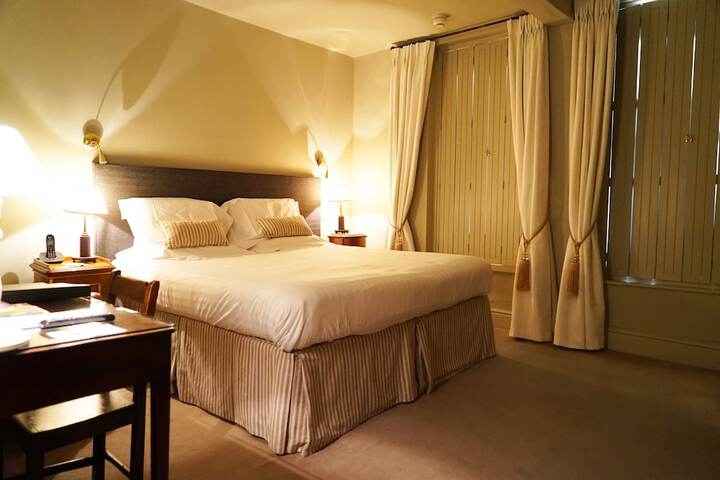 Room 4 of 78