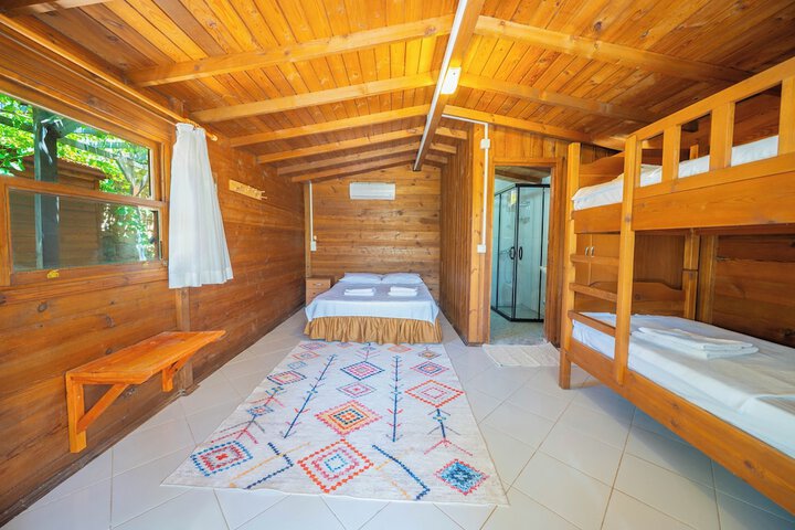 Room 4 of 28