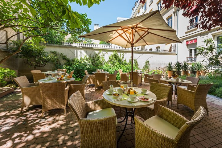 Terrace/Patio 32 of 33