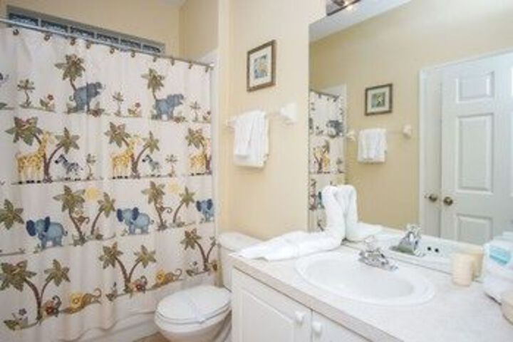 Room 4 of 27
