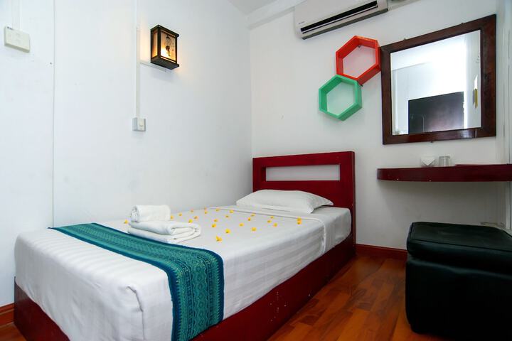 Room 17 of 47