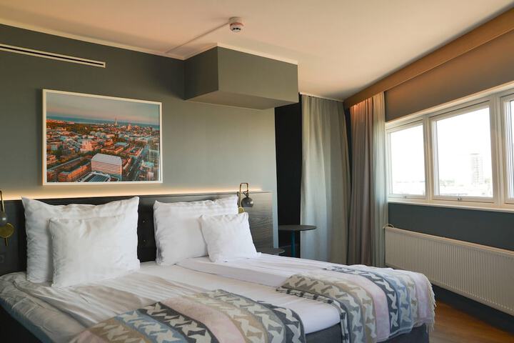 Room 48 of 119