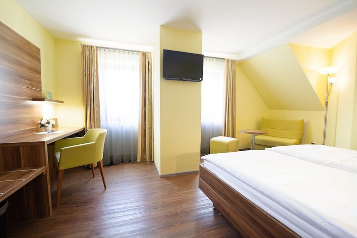Room 8 of 49