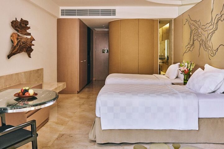 Room 49 of 204