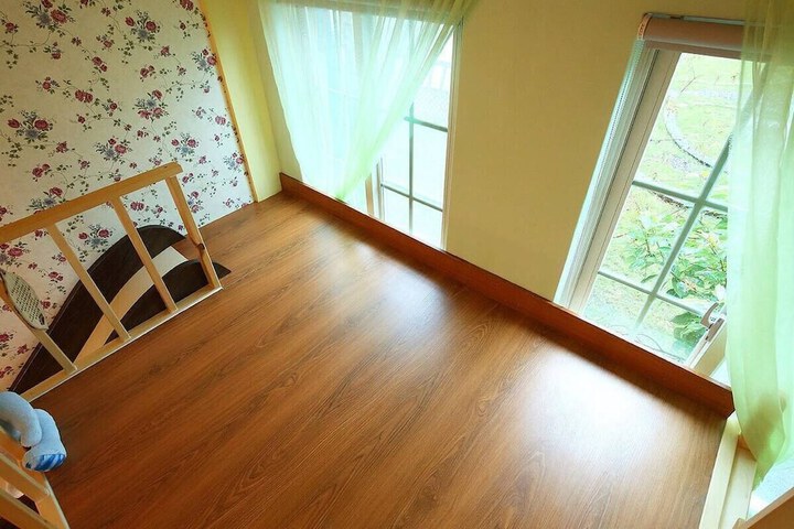 Room 34 of 60