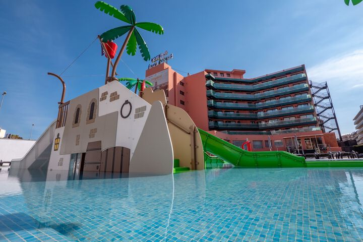 Pool Hotel