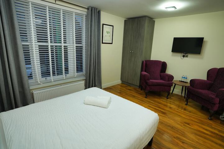 Room 16 of 121
