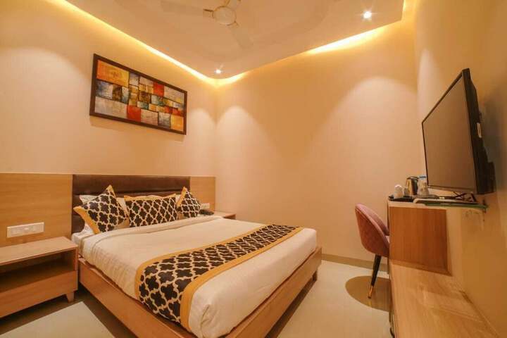 Room 3 of 14