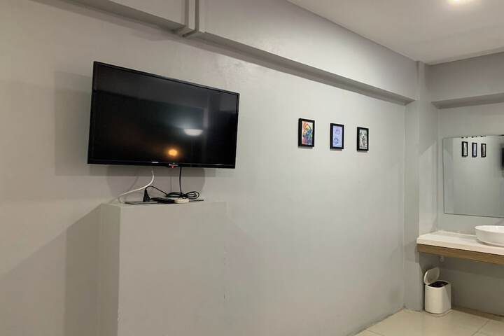 Room 25 of 49