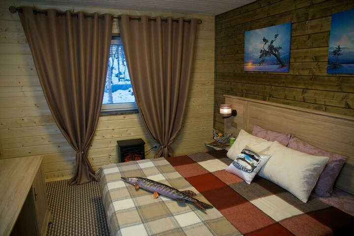 Room 4 of 15