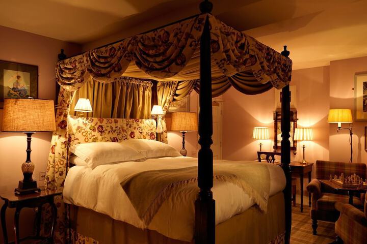 Room 4 of 39