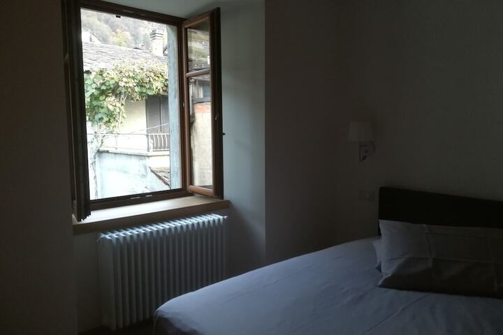 Room 33 of 58