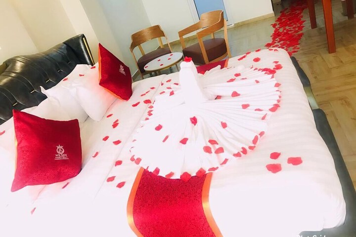 Room 16 of 44