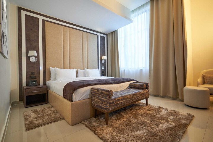Room 5 of 37