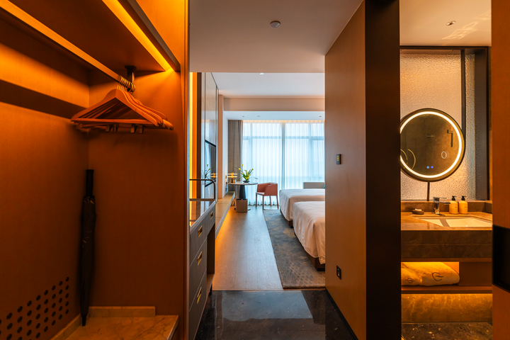 Room 93 of 94