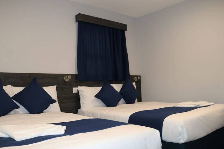 Room 4 of 6