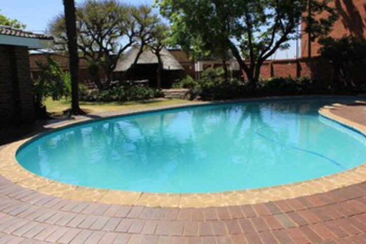 Pool 19 of 42