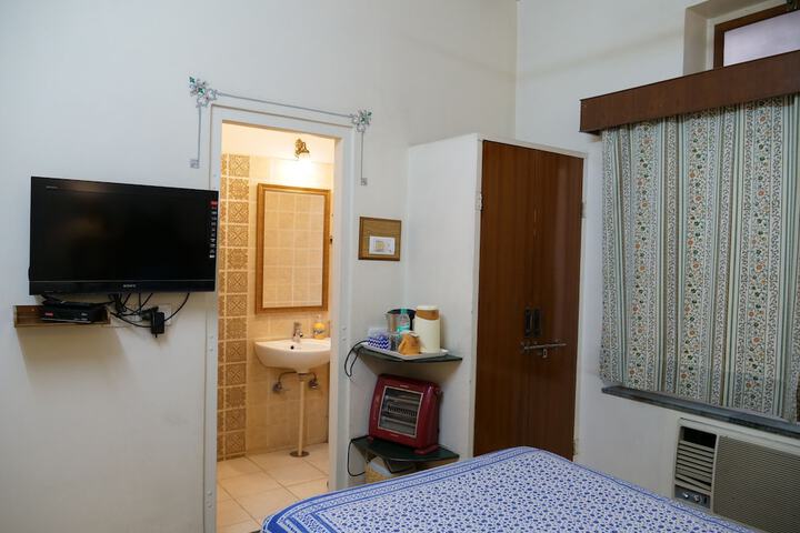 Room 18 of 182