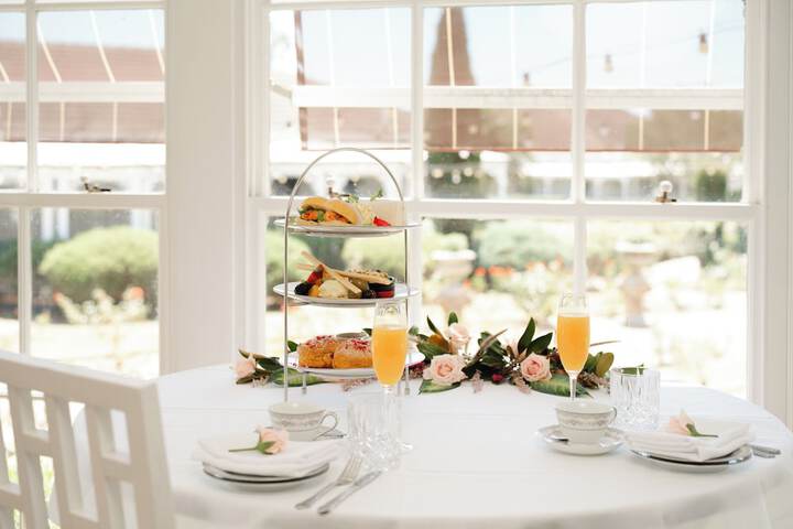 Dining 85 of 143