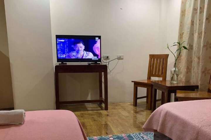 Room 12 of 16