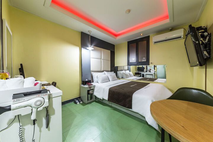 Room 67 of 75