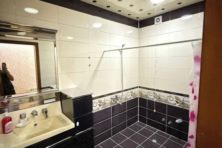 Room 3 of 6