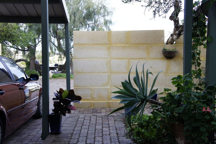 Hotel Exterior 44 of 54