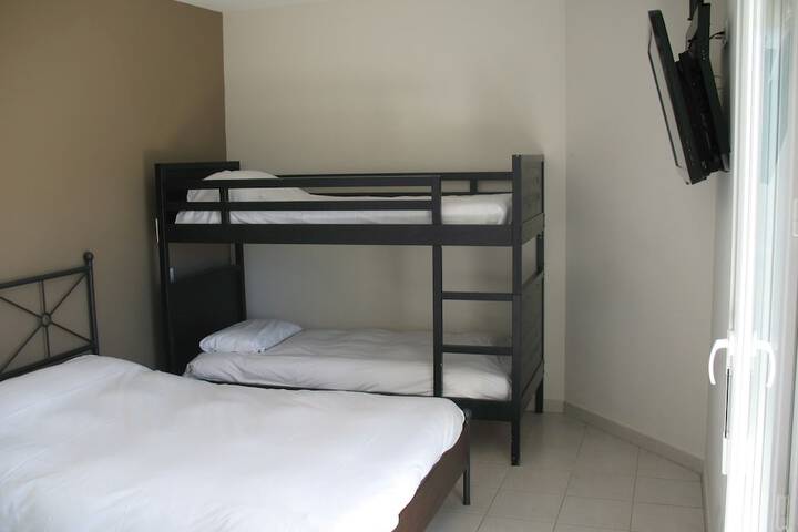 Room 4 of 50