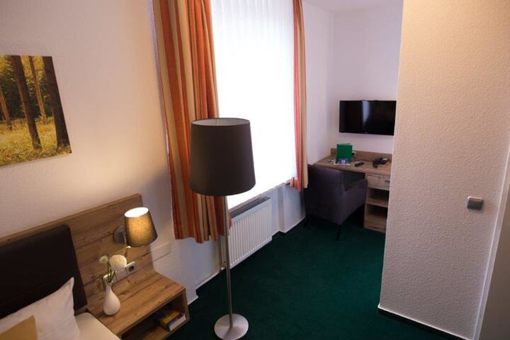 Room 10 of 41
