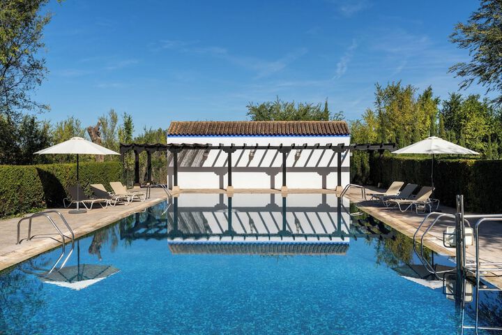 Hotel with Pool