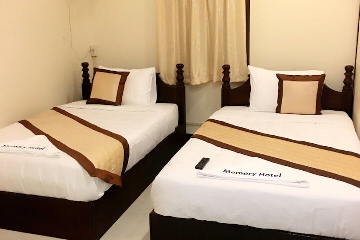 Room 6 of 24
