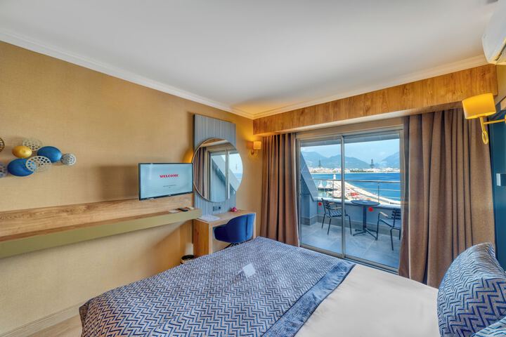 Room 10 of 187
