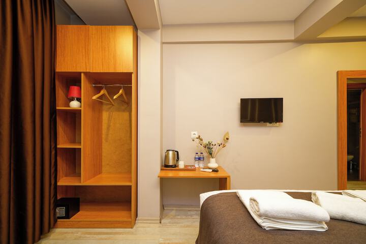Room 15 of 35