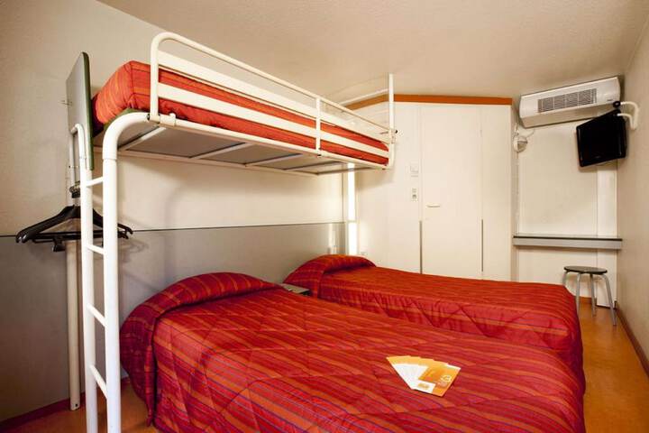 Room 5 of 50