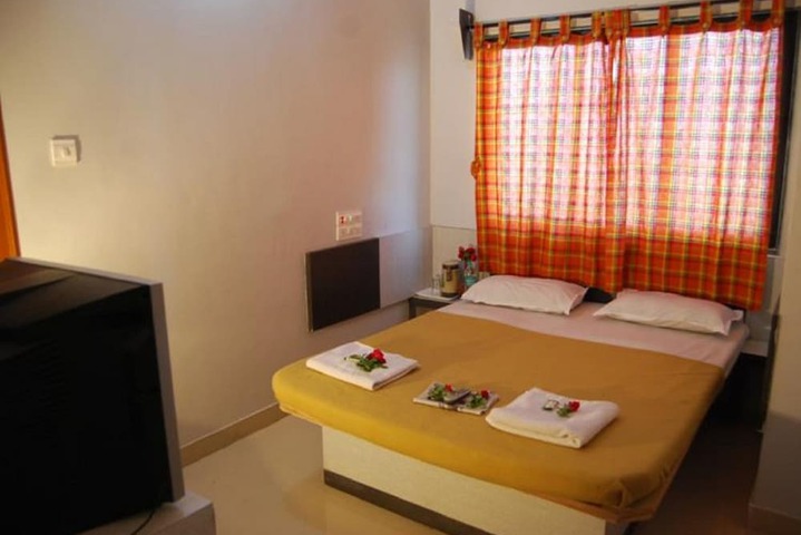 Room 6 of 30