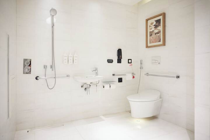 Room 100 of 168