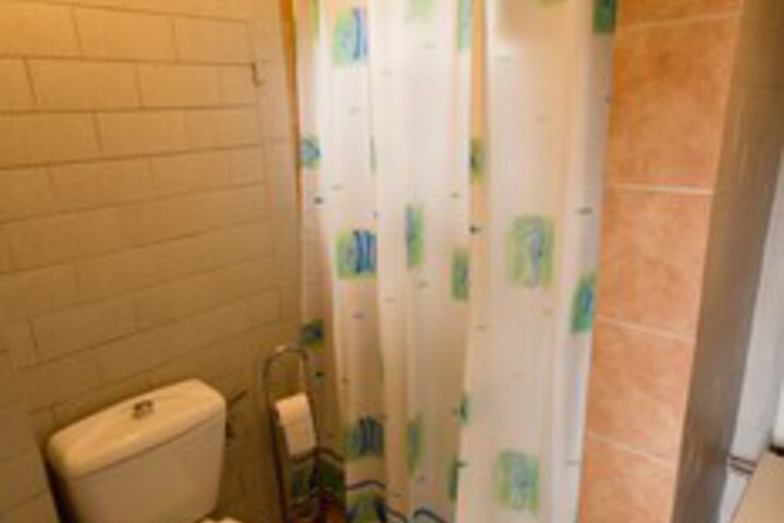 Room 4 of 25