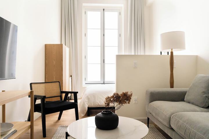 Room 10 of 80