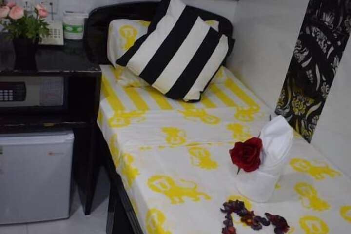 Room 32 of 52